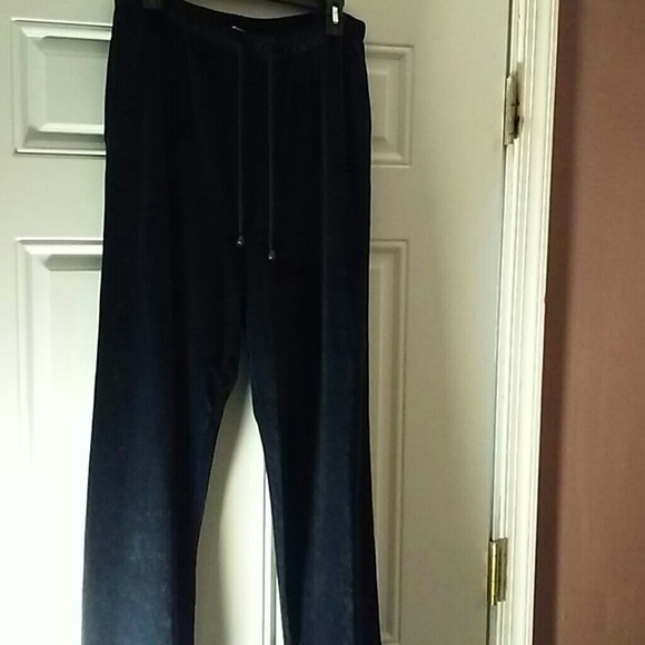 Navy blue Evan Picone velour two piece set - Picture 2 of 8